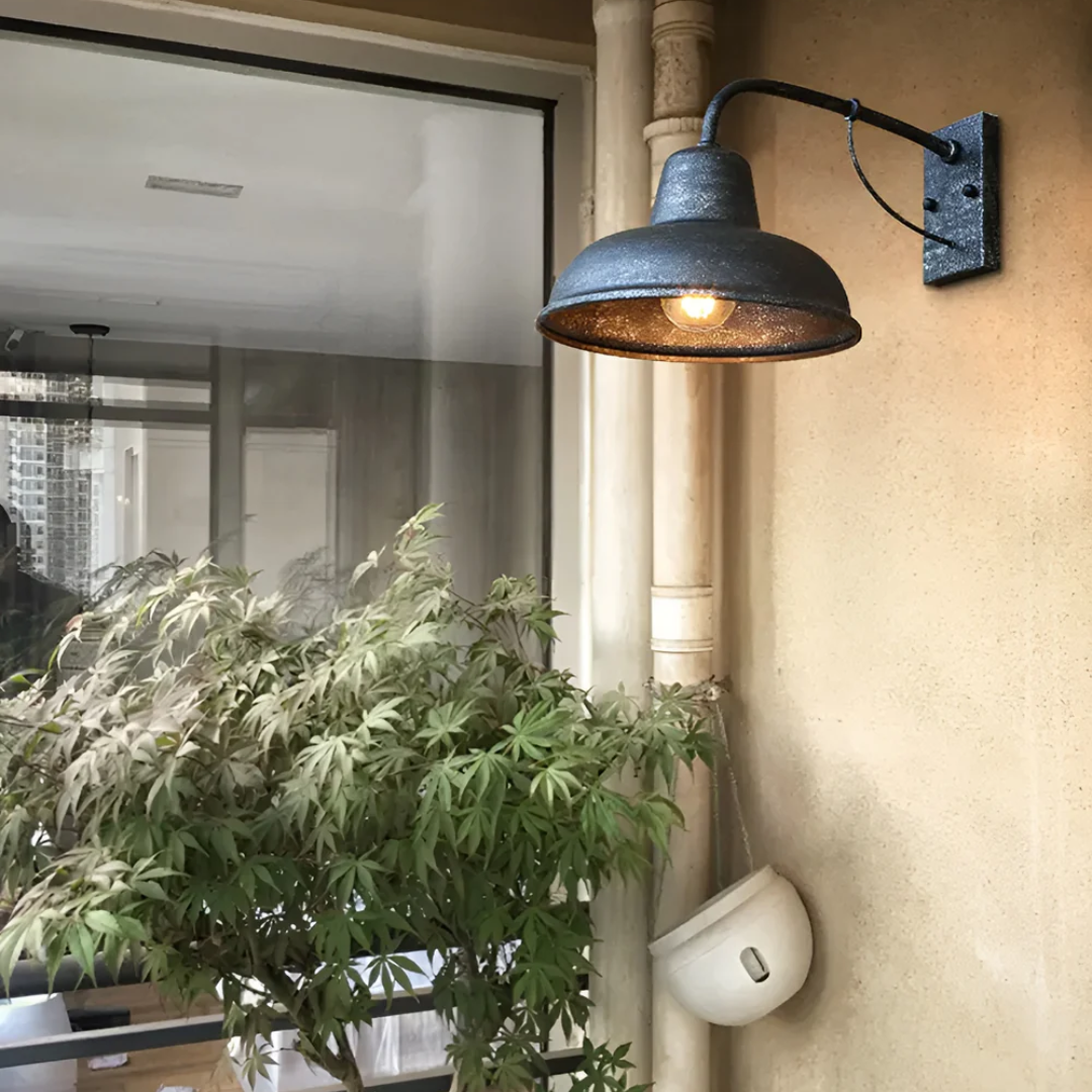 Lampada da parete esterna industriale in metallo – design resistente alle intemperie