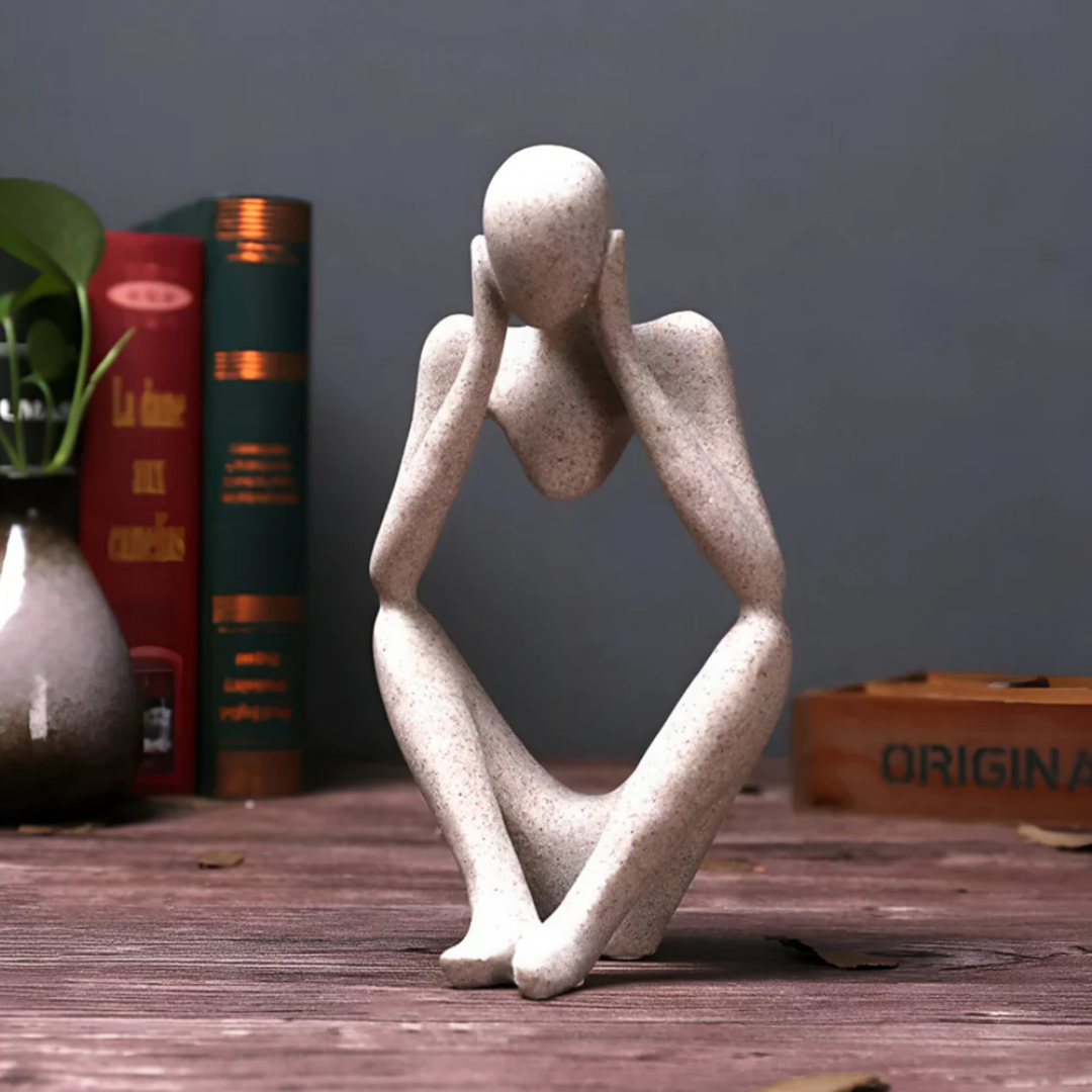 Elarin | Abstrakcyjna rzeźba zamyślonej postaci