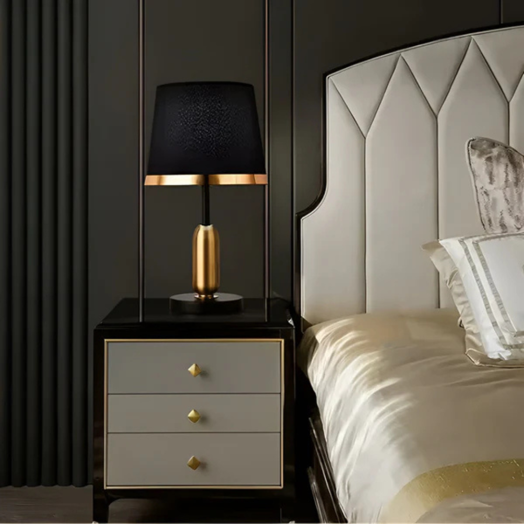 Cilo Noctura | Desk lamp with black fabric shade in modern design