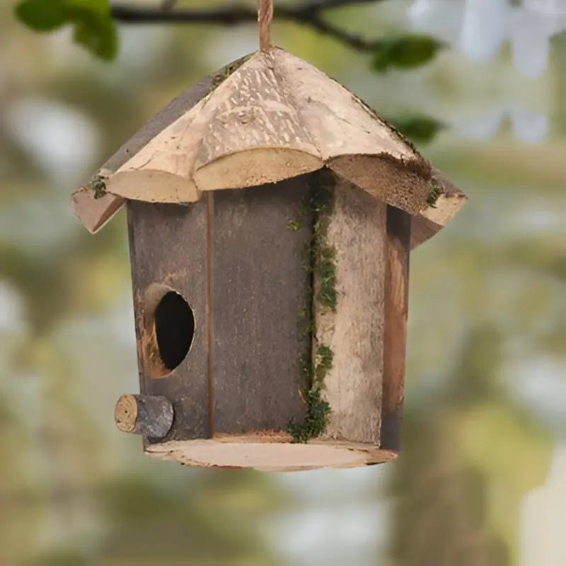 Natura | Hüttenförmiges Vogelhaus aus Holz 4