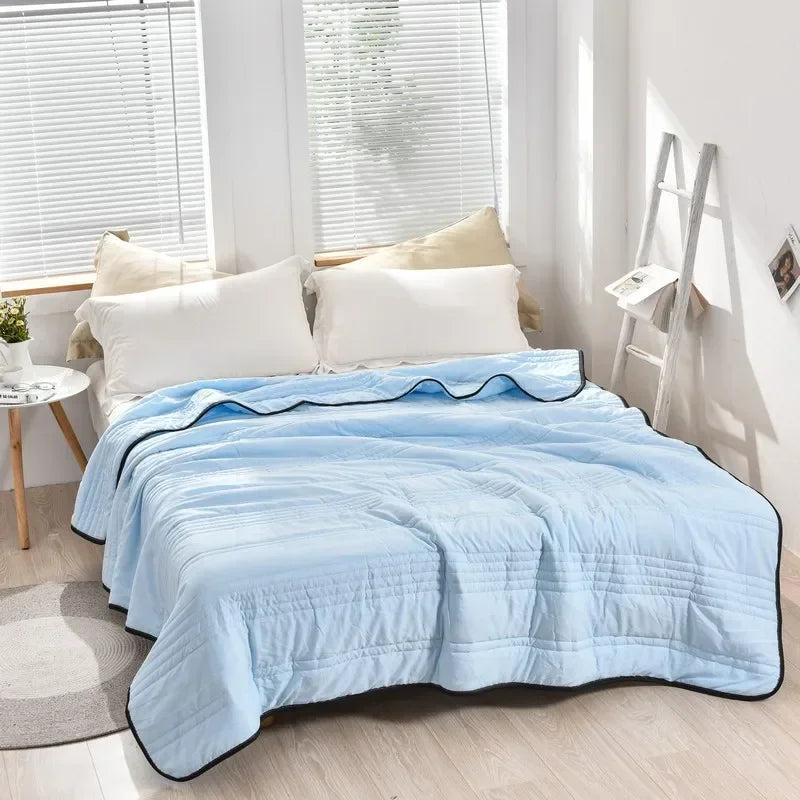 BrisaLyn Lite | Summer Weight Blanket with Cooling Effect for Hot Nights