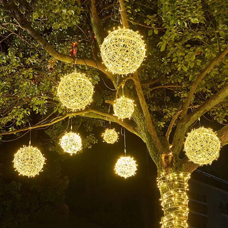 Rattiva | Rattan Lichterkette für außen, wetterfest und verbindbar mit Netzstecker