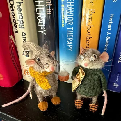 Pipsela | Handgefertigter Weihnachtsanhänger Filzmaus aus Wolle, 7,5 cm