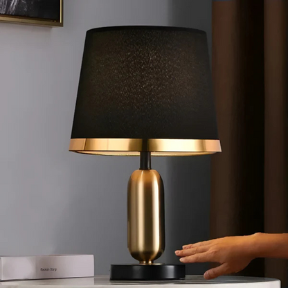 Cilo Noctura | Desk lamp with black fabric shade in modern design