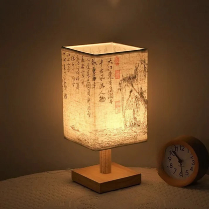 Liora | Lampada da tavolo LED moderna con silhouette architettonica