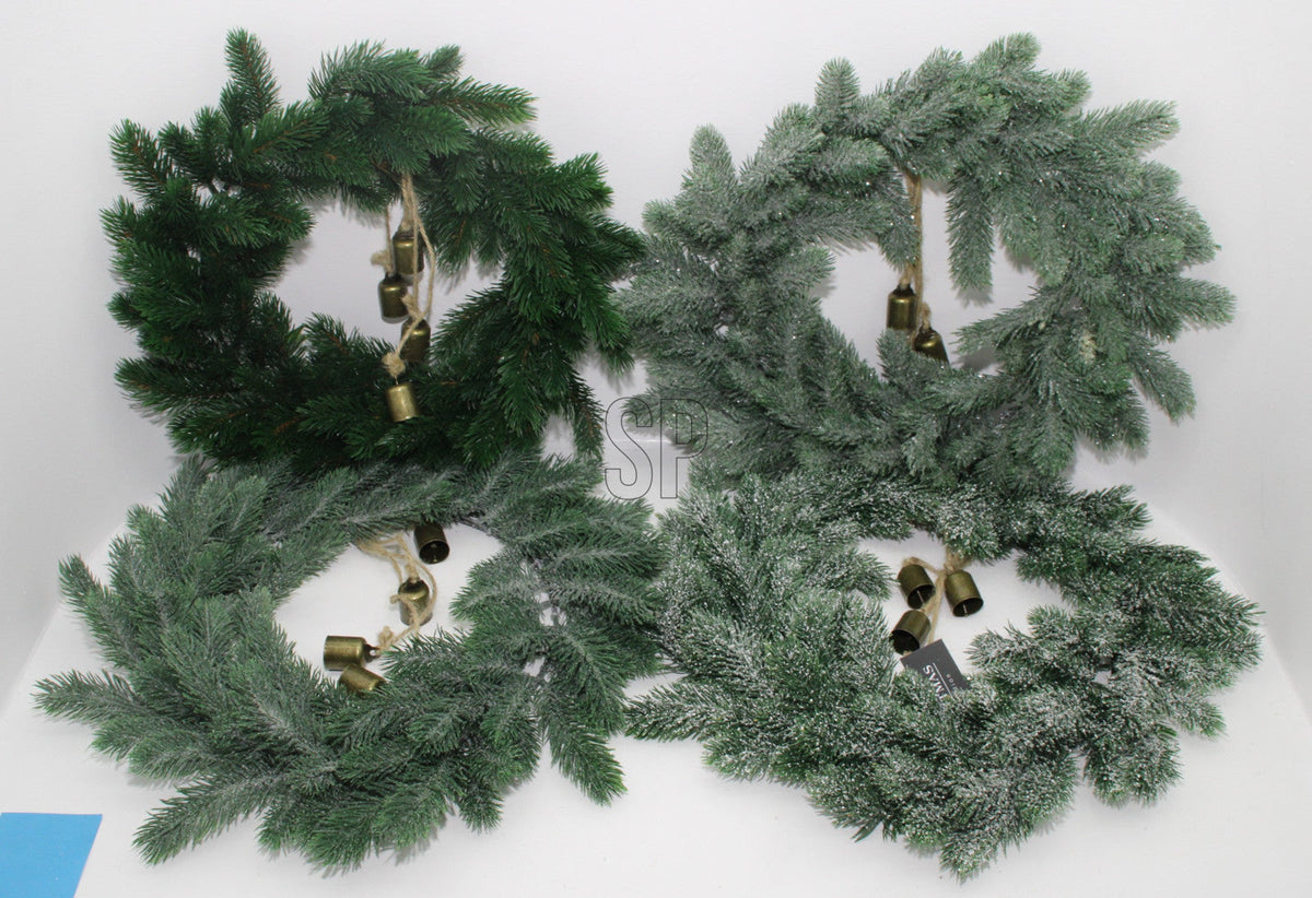 Tannika | Weihnachtsdeko Tannenkranz 40 cm mit Glöckchen, 4 Ausführungen