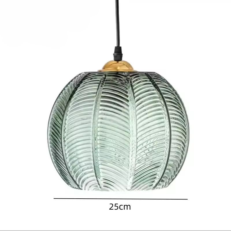 Noctylla | Glass pendant lamp with Scandinavian leaf pattern in green