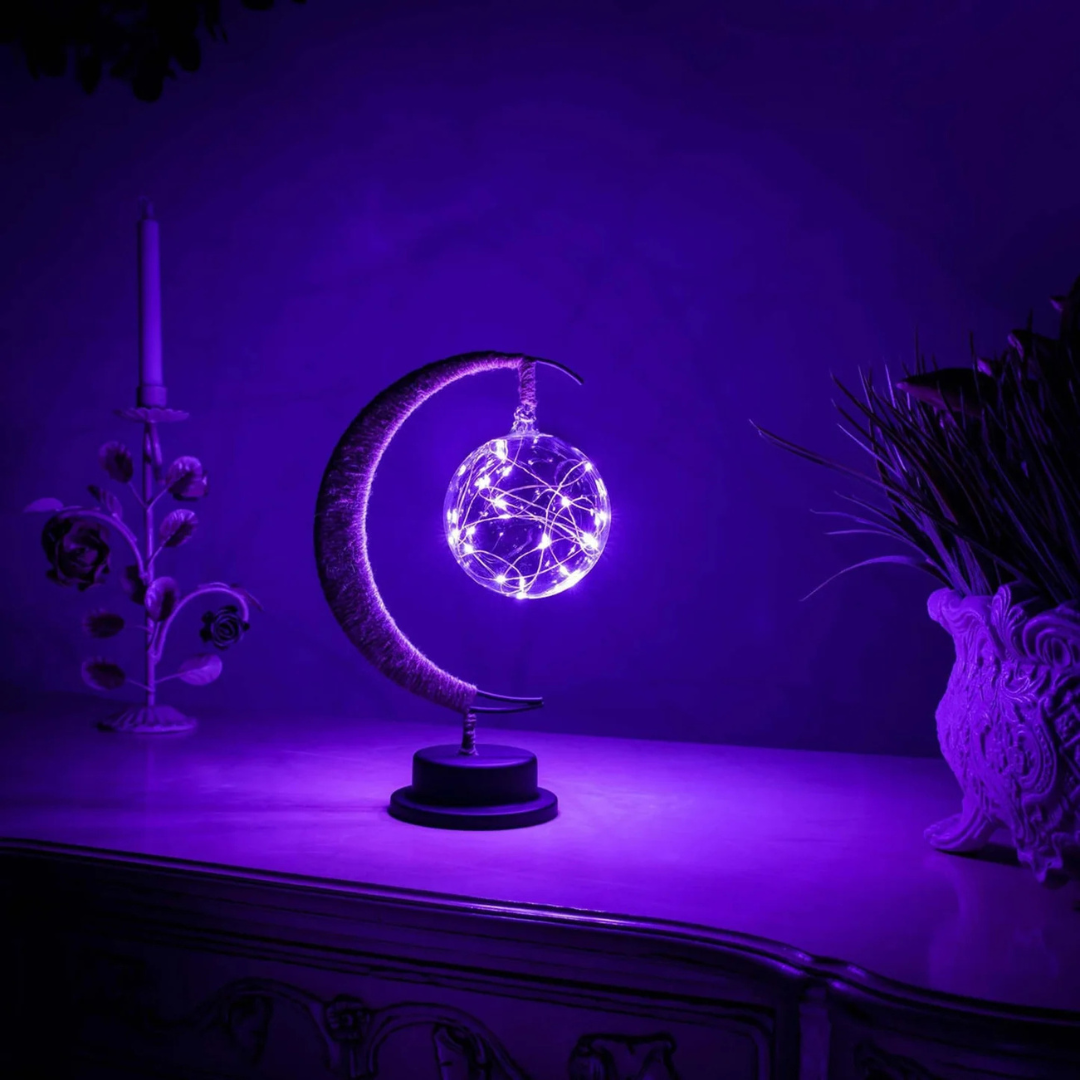 Solvix Lunae | Moon-shaped desk lamp with magical lighting effect