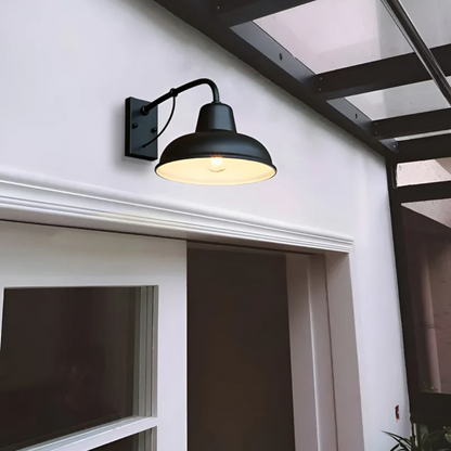Lampada da parete esterna industriale in metallo – design resistente alle intemperie