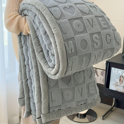 Cordalie | Manta reversible de forro polar coral con estampado de corazones y letras