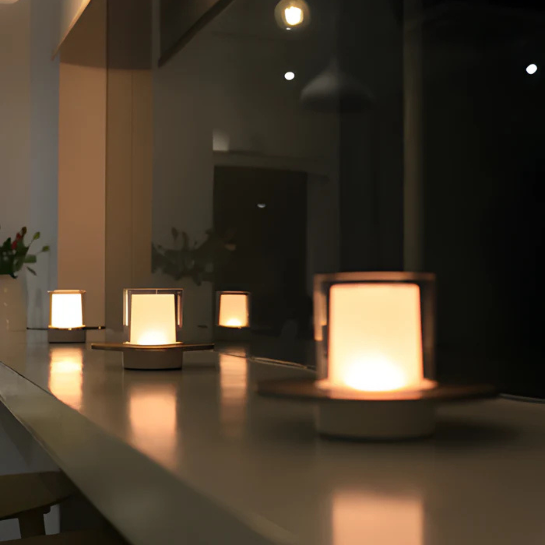 Avena | Lampada da tavolo LED senza fili dal design elegante