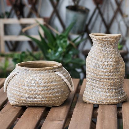 Terrana Jute | Vaso rustico in ceramica con manici in corda dal design a borsa di canapa