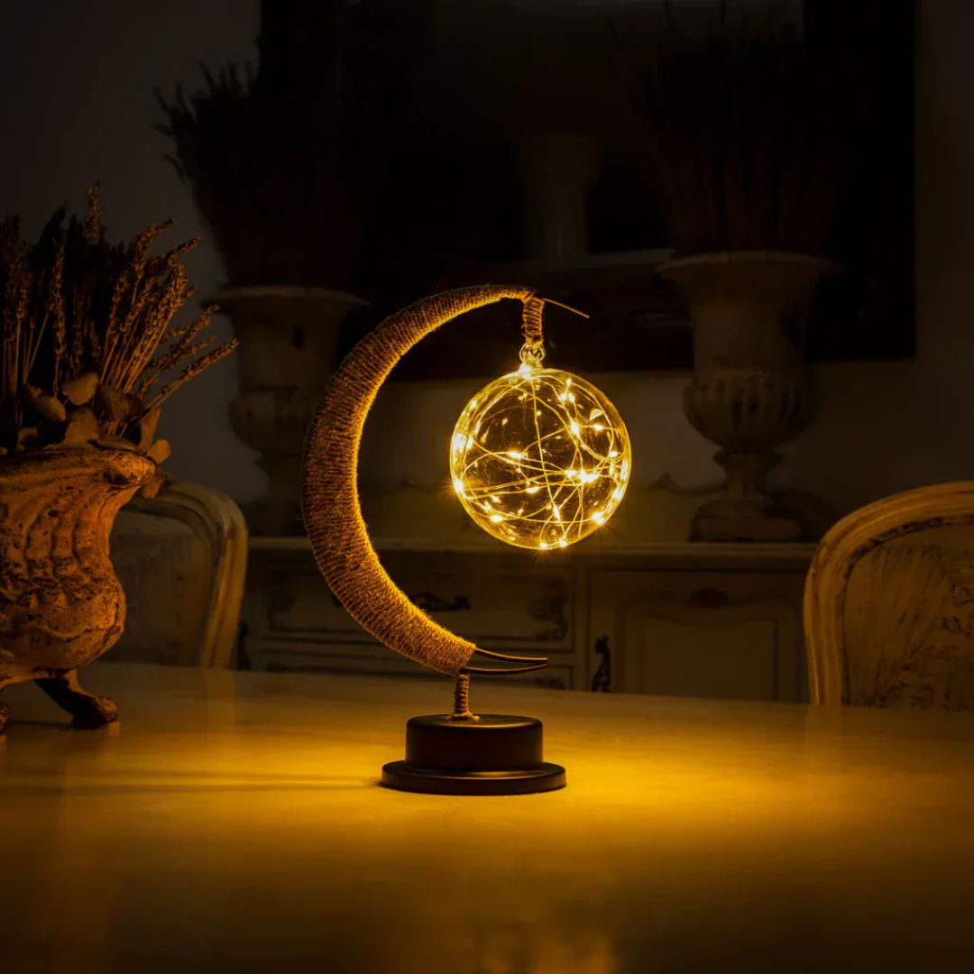Solvix Lunae | Moon-shaped desk lamp with magical lighting effect