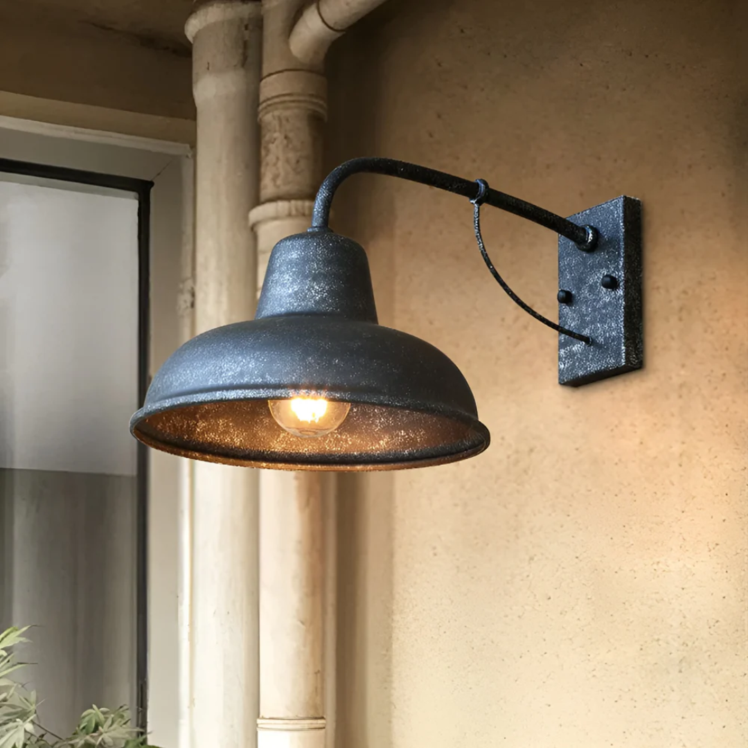 Lampada da parete esterna industriale in metallo – design resistente alle intemperie