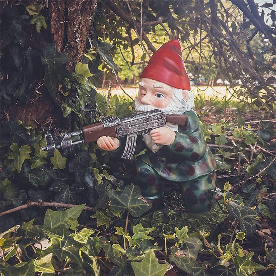 Nano da giardino militare | Nano in uniforme mimetica | Figura da giardino resistente alle intemperie | Resina
