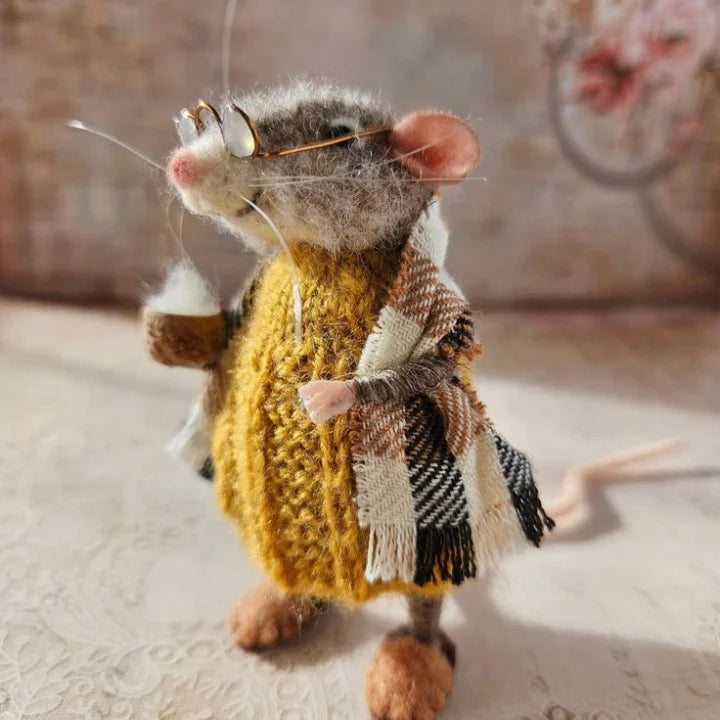 Pipsela | Handgefertigter Weihnachtsanhänger Filzmaus aus Wolle, 7,5 cm