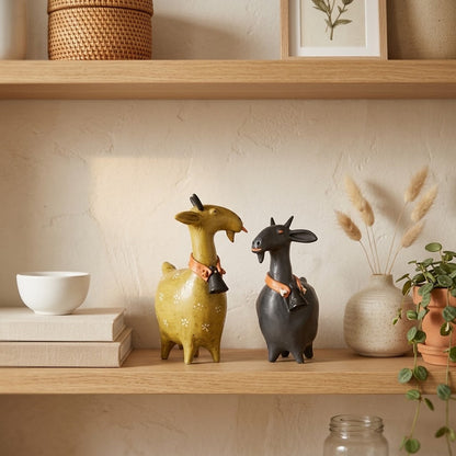 Capreva | Dekoration Ziegenfiguren aus Resin, 2er Set, handbemalt, 15 & 12,8 cm