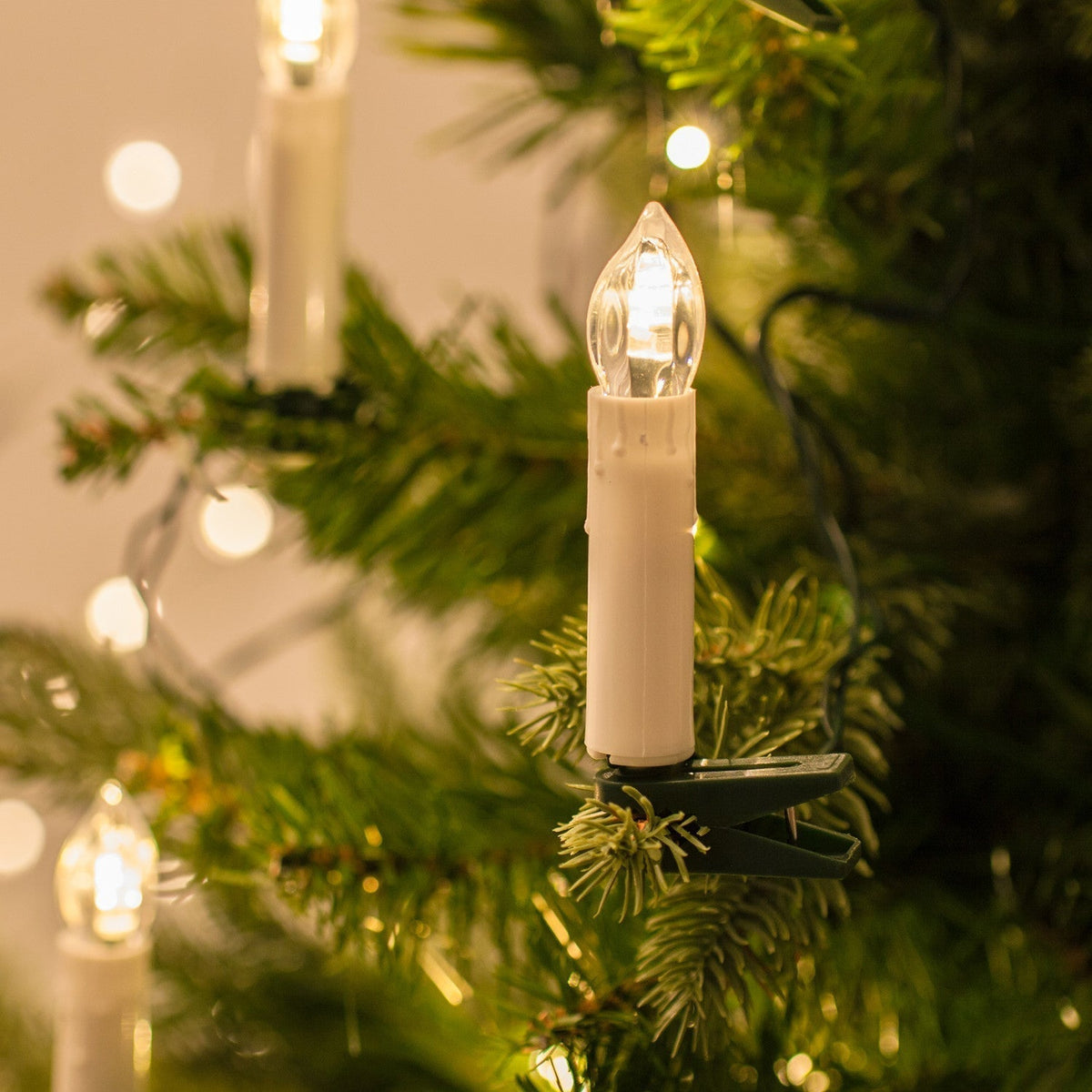 Clipora | LED Weihnachtsbaumkerzen mit Clips, 14,7 m für Bäume von 1,6 bis 1,8 m