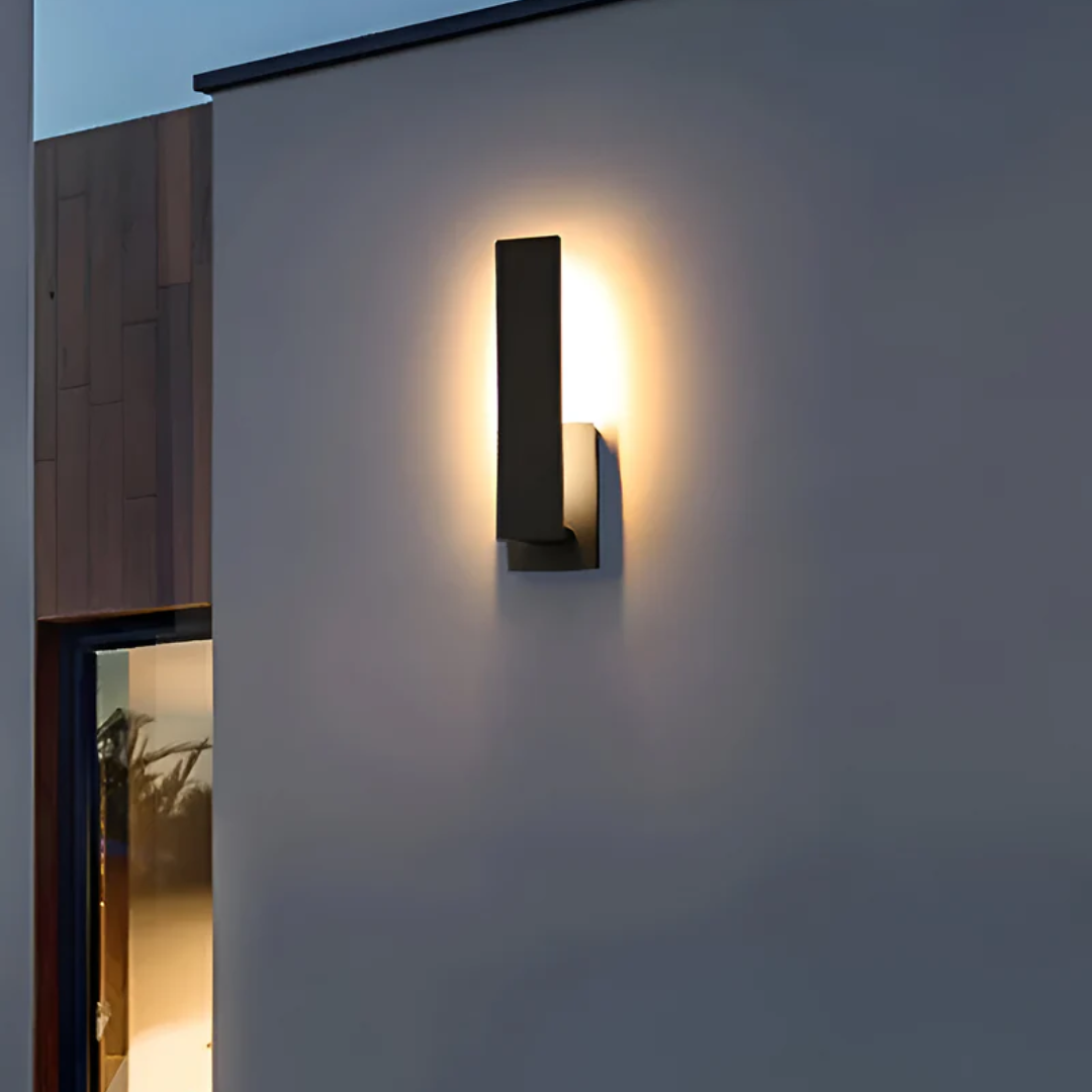 Lyrux | Lampada esterna LED minimalista per facciate moderne