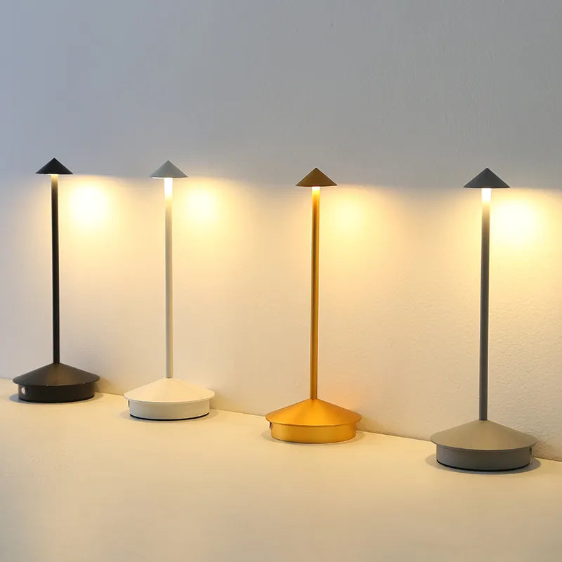 Liora Beam | Lampada da tavolo LED minimalista in alluminio