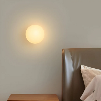 Pietra Luma | Applique da parete in vetro rotonda con luce LED bianco caldo