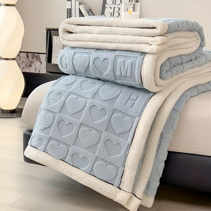 Cordalie | Manta reversible de forro polar coral con estampado de corazones y letras