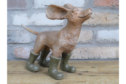 Windolo | Dekoration Hundefigur im Wind mit Gummistiefeln aus Kunstharz