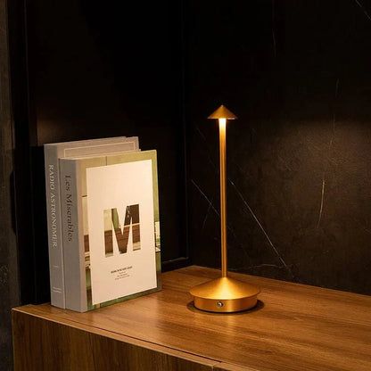 Liora Beam | Lampada da tavolo LED minimalista in alluminio