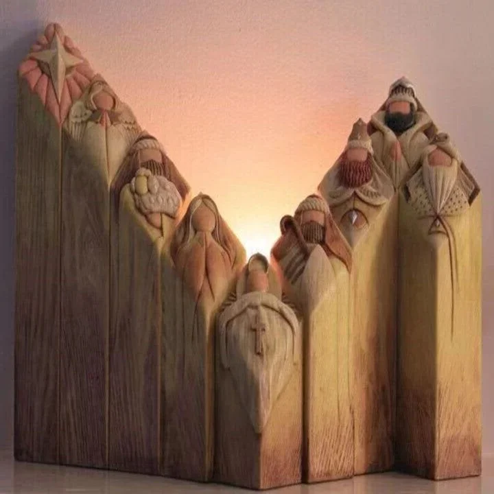 Velmora | Weihnachtskrippe mit 9 Krippenfiguren in Holzoptik aus Kunstharz