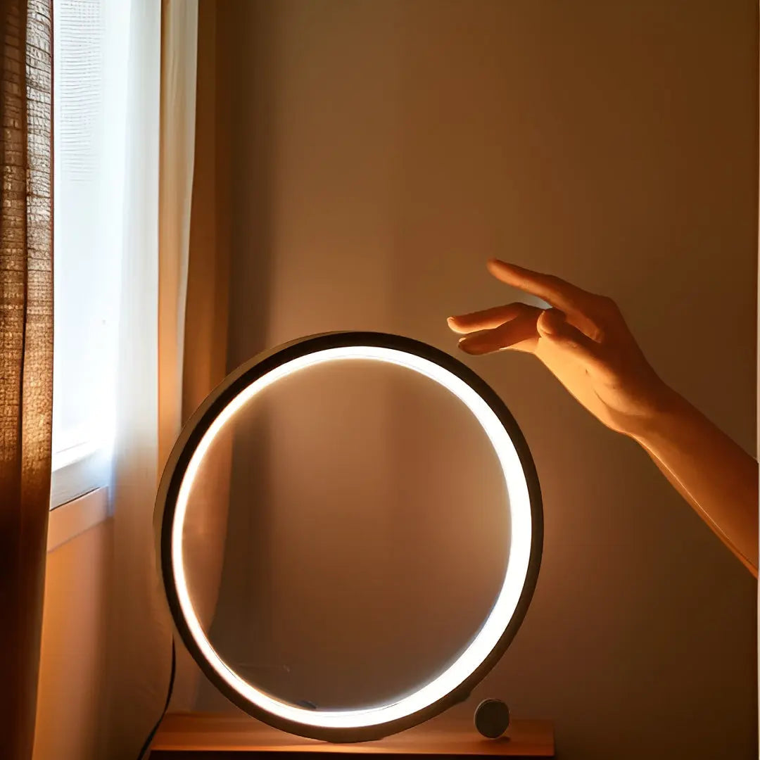 Nuvéa Halo | USB-C LED-Tischleuchte mit Dimmer & rundem Design