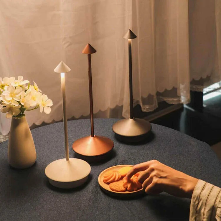 Liora Beam | Lampada da tavolo LED minimalista in alluminio