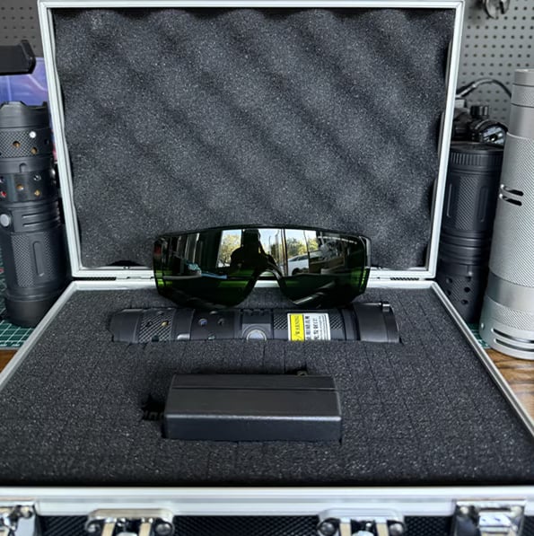 Ravisto | Luz láser infrarroja de onda larga, compacta y enfocable para pruebas