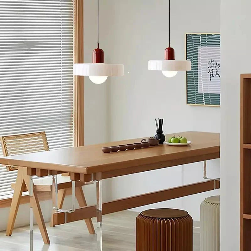 Lunari Halo | Lampada a sospensione in vetro colorato in stile Bauhaus