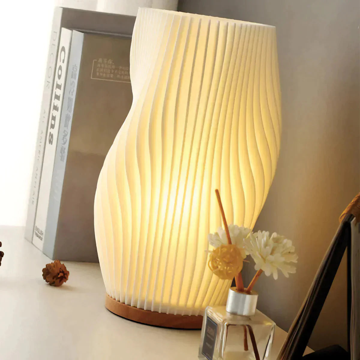 Wavecrest Aura | Lampada da tavolo LED dal design ondulato