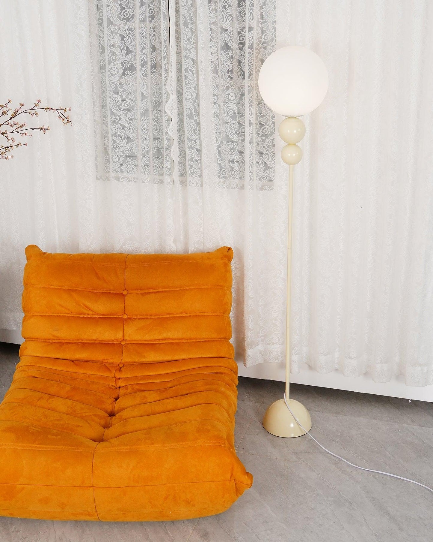 Clavora Linea | Lampada da terra LED con silhouette snella in stile nordico