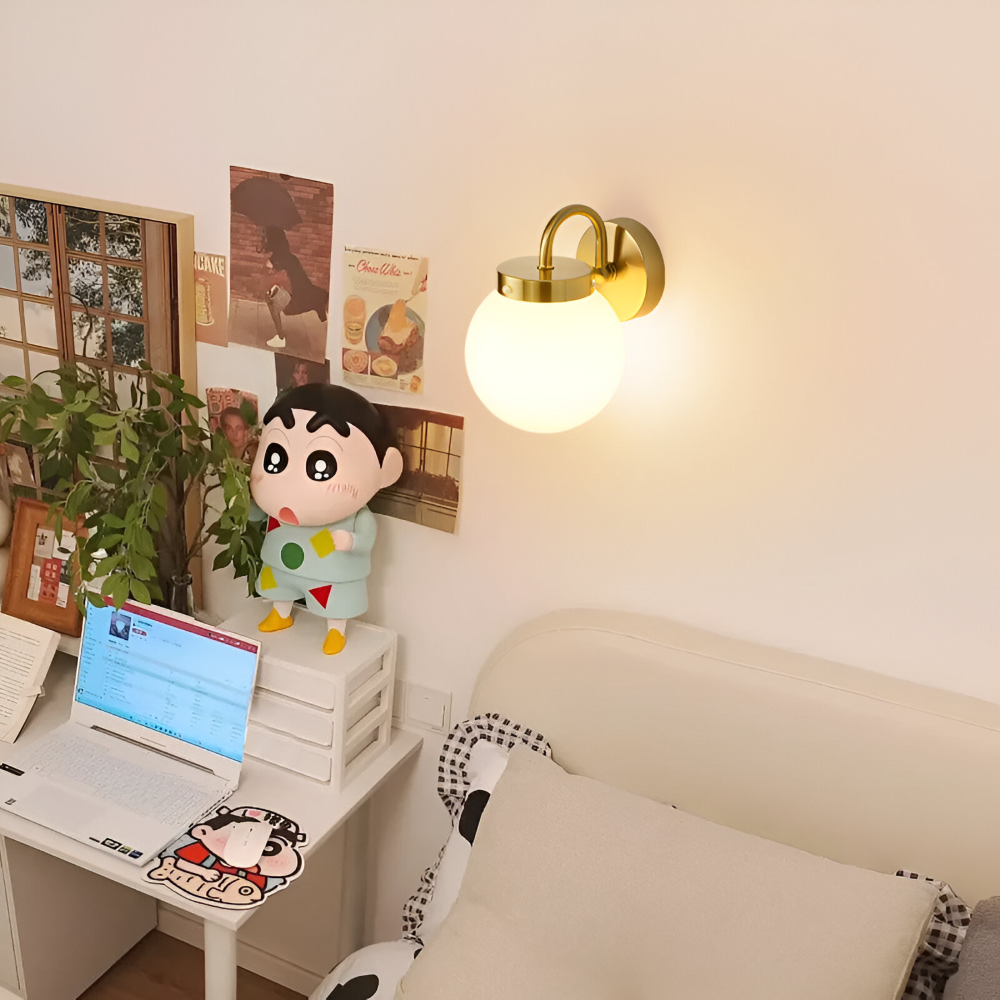 Lunaris – Lampada da parete contemporanea a forma di sfera in vetro con design a strisce e tecnologia LED
