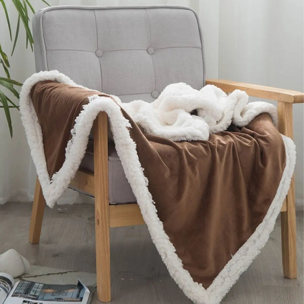 Nubelia | Double-Layer Throw Blanket with Velvety Surface and Plush Lining