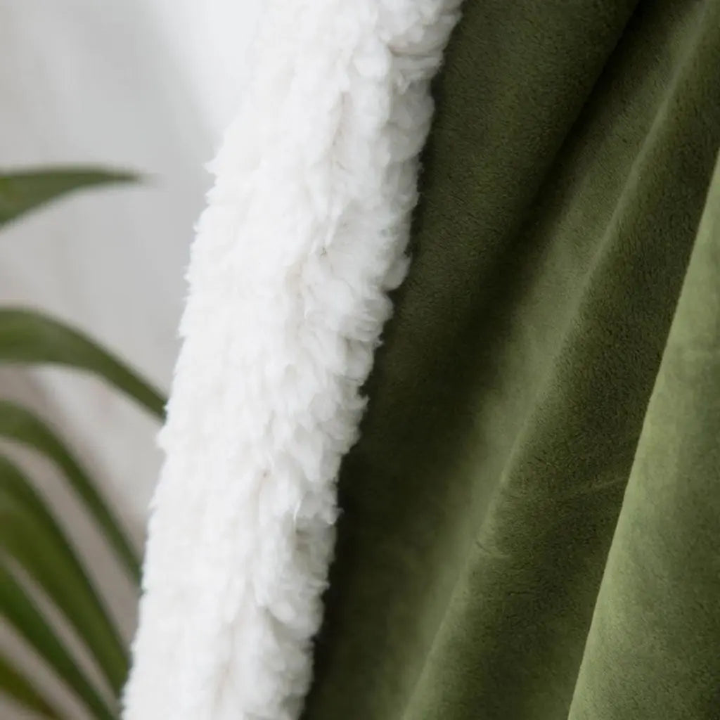 Nubelia | Double-Layer Throw Blanket with Velvety Surface and Plush Lining