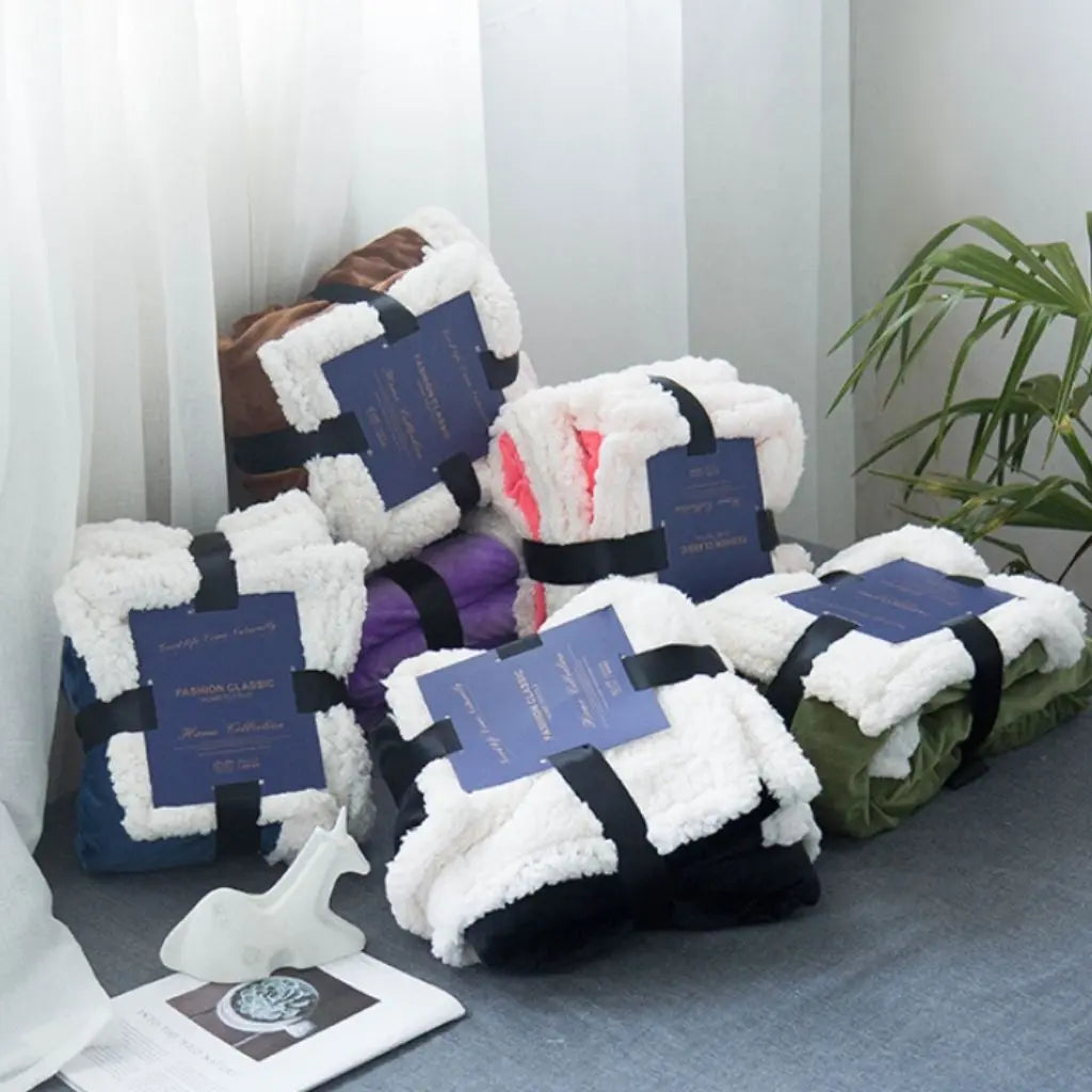 Nubelia | Double-Layer Throw Blanket with Velvety Surface and Plush Lining