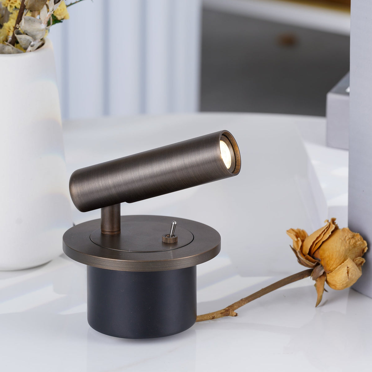 Lesmira | Wandleuchte innen mit schwenkbarem Leselicht, 3 W LED und Schalter