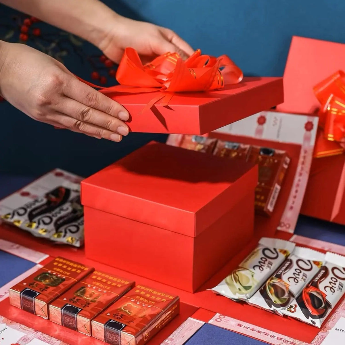 Surpria | Caja explosiva personalizable con compartimento secreto