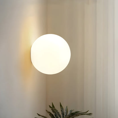 Globira | Wandleuchte innen mit Milchglas-Kugel, G9 Fassung, Ø 12–18 cm