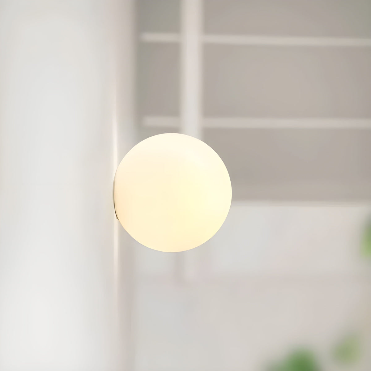 Globira | Wandleuchte innen mit Milchglas-Kugel, G9 Fassung, Ø 12–18 cm