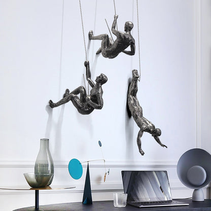 ArtiClimb Wandfigur | Kletternde Skulptur aus Kunstharz