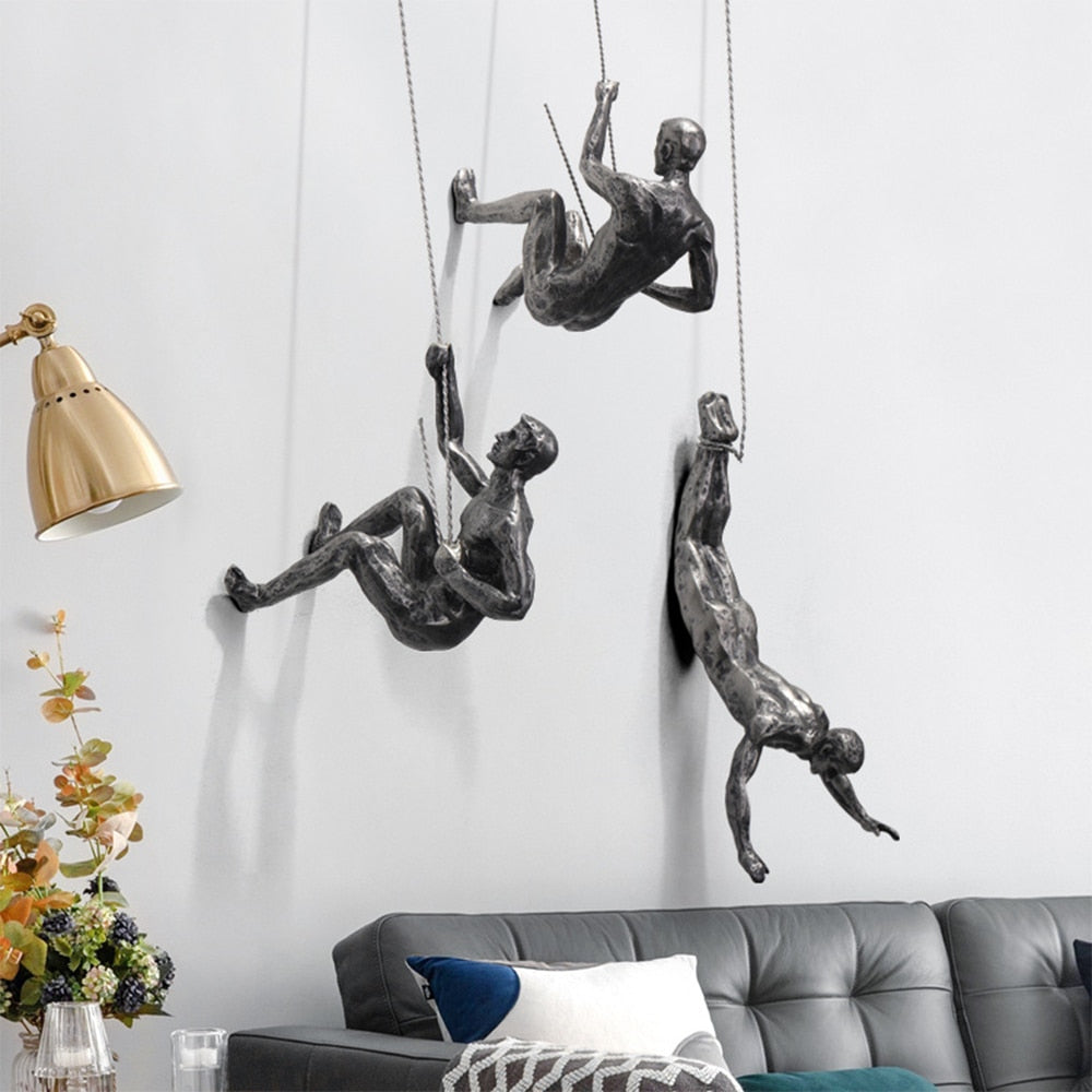 ArtiClimb Wandfigur | Kletternde Skulptur aus Kunstharz