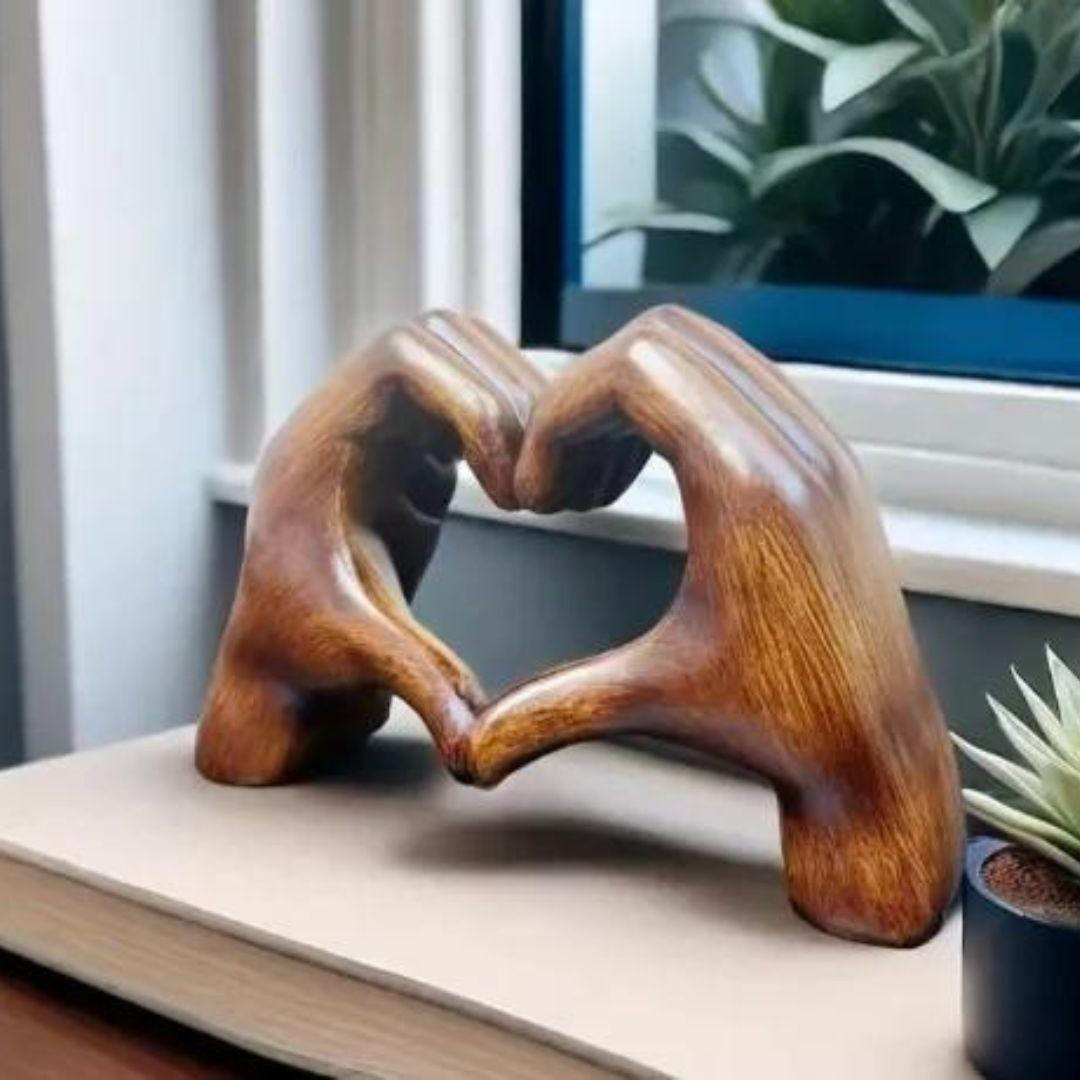 LoveSculpt Figur | Decorative wooden sculpture, handcrafted for cozy accents