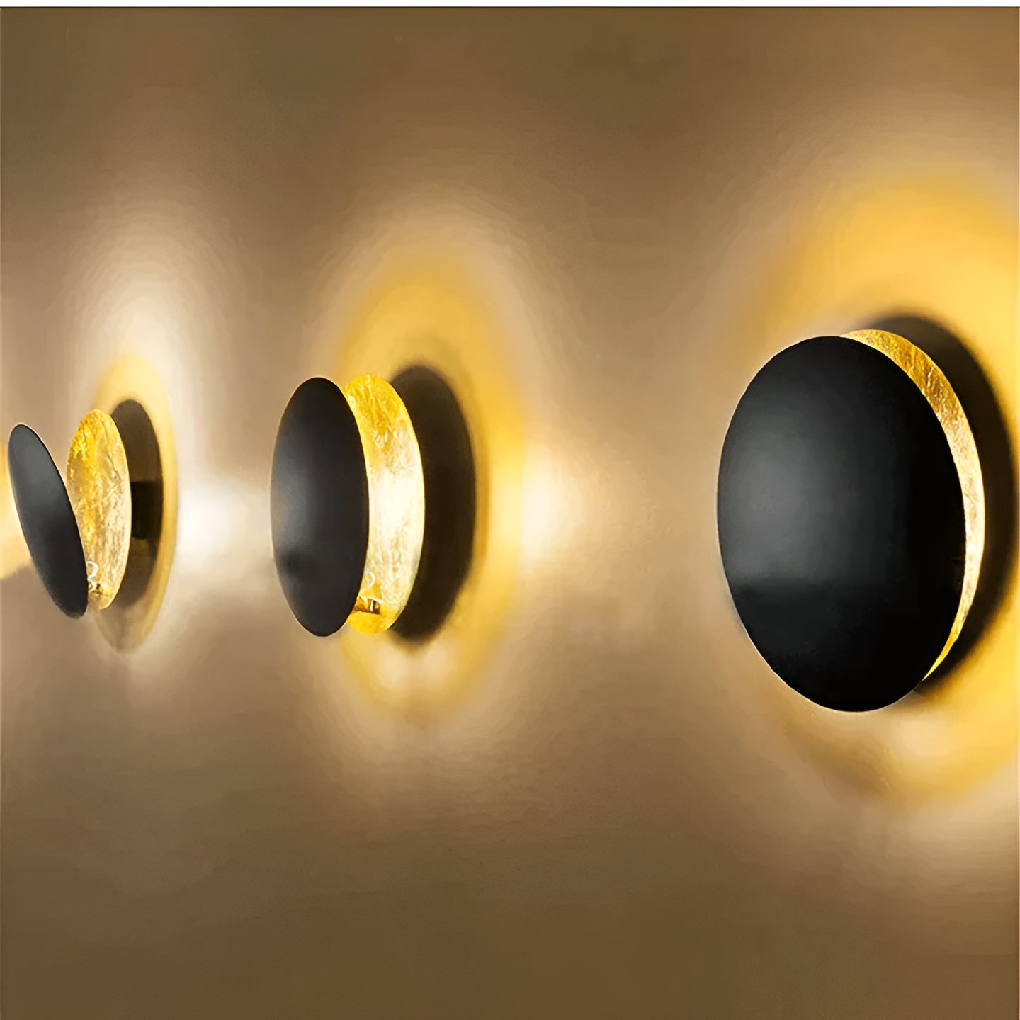 Lunara Halo | lampada da parete LED girevole a 360° con luce ambientale