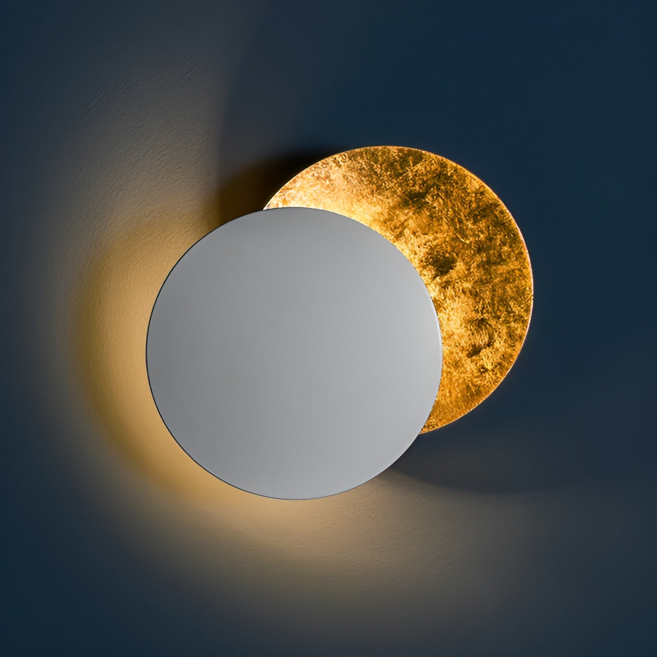 Lunara Halo | lampada da parete LED girevole a 360° con luce ambientale