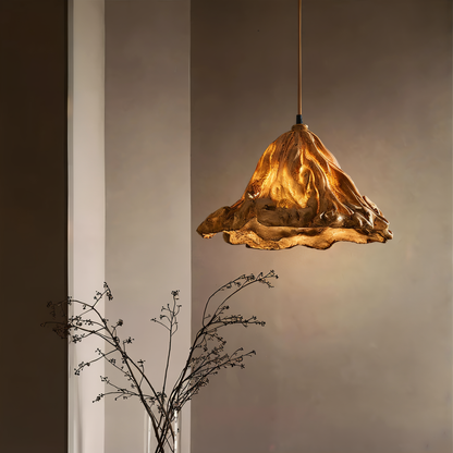 Cirenna | Lampada a sospensione artistica in resina sintetica dal design vulcanico