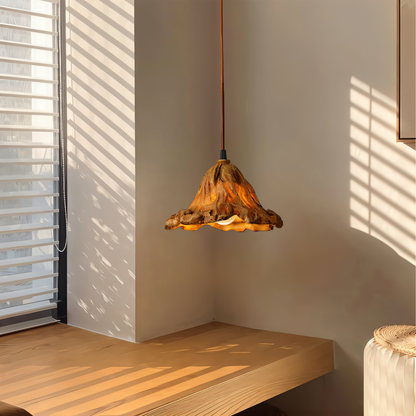 Cirenna | Lampada a sospensione artistica in resina sintetica dal design vulcanico